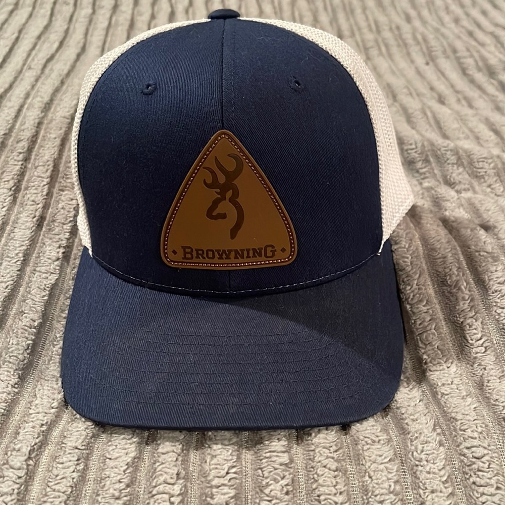 Browning SnapBack hat worn a handful of times just been on the hat rack